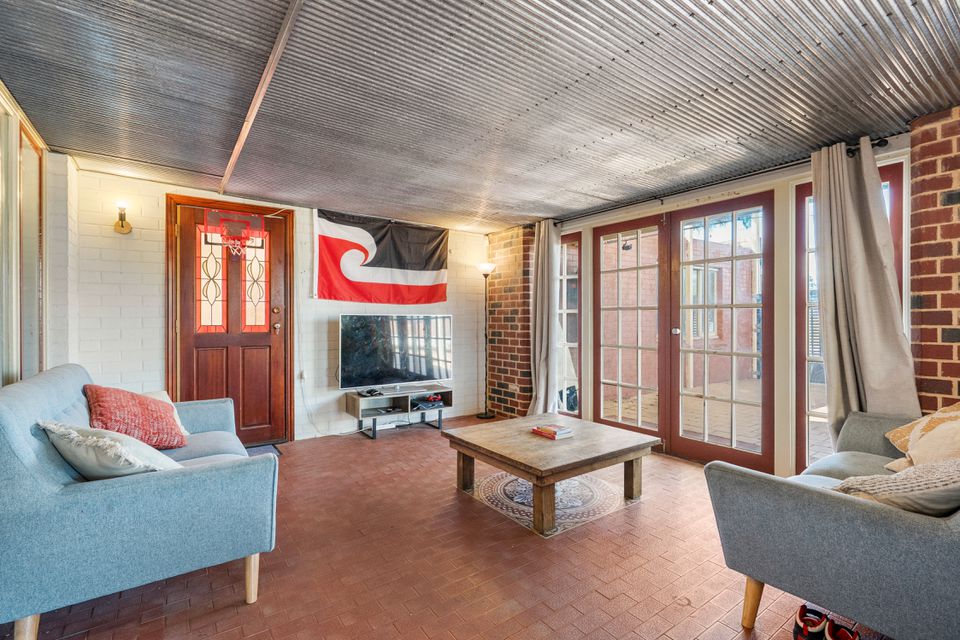 135 Safety Bay Road, Shoalwater