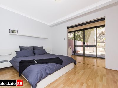 24 / 122 Mounts Bay Road, Perth