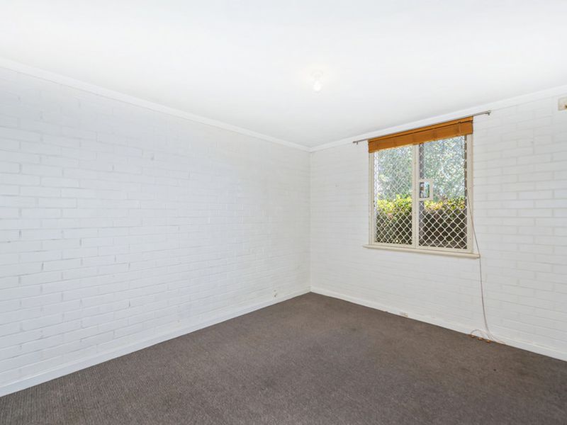 1 / 221 Clontarf Road, Hamilton Hill