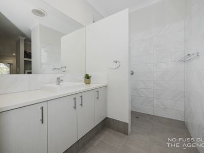 10 / 12 Loder Way, South Guildford