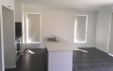 22 NEWCASTLE DRIVE, Officer