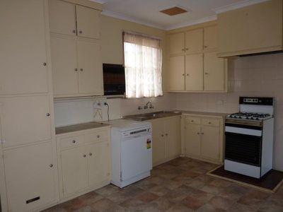 31 Winifred Street, Horsham
