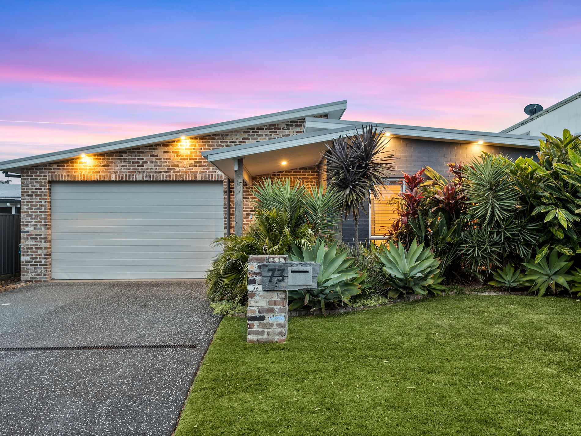 73 Deakin Street, Oak Flats