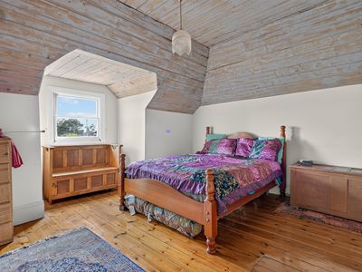 11 Elizabeth Street, George Town