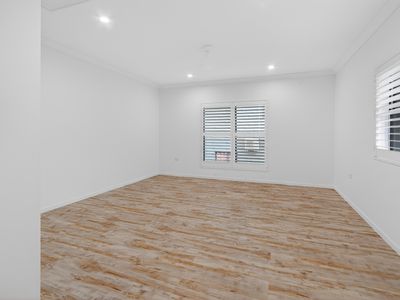 8 Blackcurrant Drive, Hideaway Bay