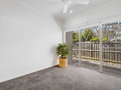 1 Swan Court, Wakerley