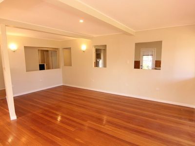 25 The Lakes Way, Forster
