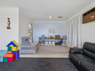 52 Sanderling Drive, Thornlie