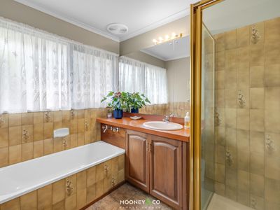 13 Hovell Court, Cranbourne