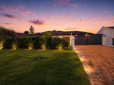 220 Summerlakes Parade, Ballajura