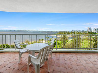 907 / 182 Marine Parade, Labrador