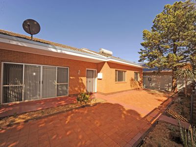 112 Piccadilly Street, Piccadilly