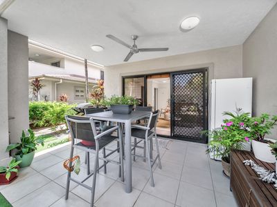 2 / 1 Robson Street, Mooroobool