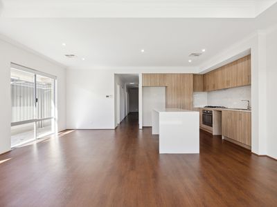 12A Loris Way, Kardinya