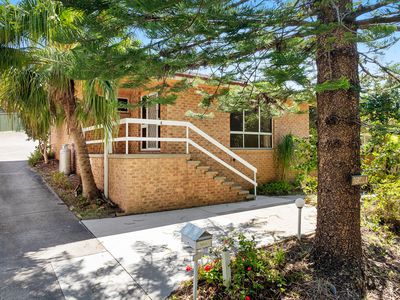 4 / 19 Collins Crescent, Narooma