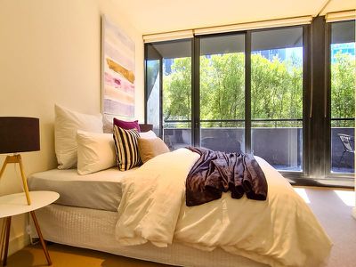 217 / 74 Queens Road, Melbourne