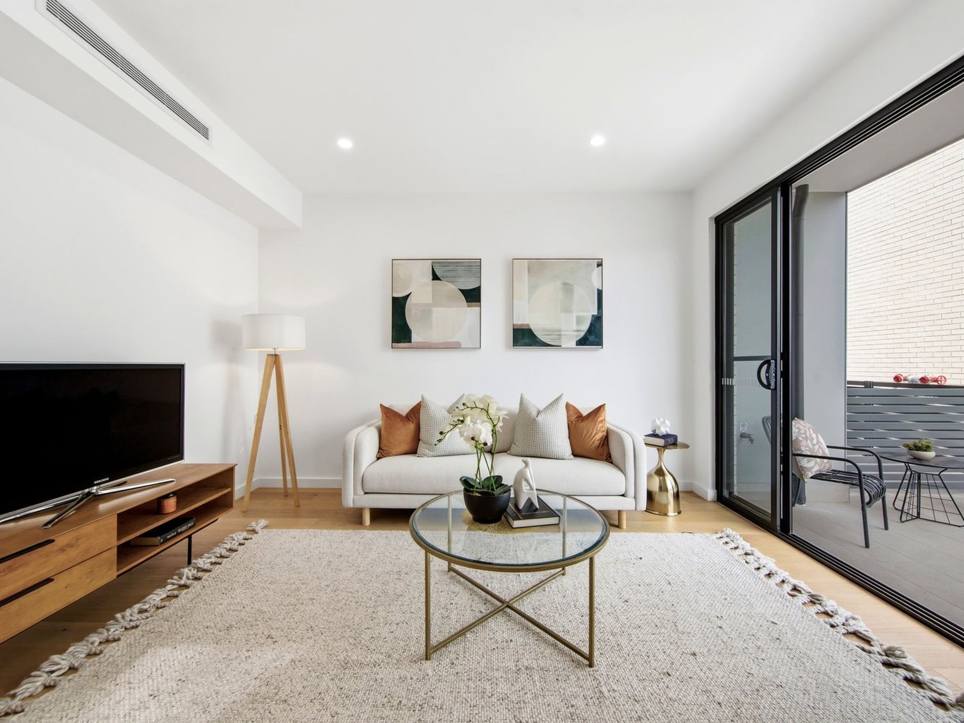 Townhouse / 9-9a Old Berowra Road, Hornsby