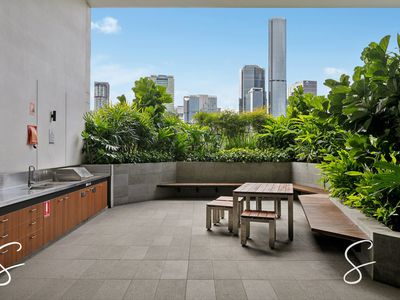 2011 / 19 Hope Street, South Brisbane