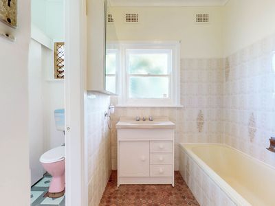 2 CORBETT AVENUE, Dubbo
