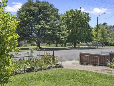 104 Lakeside Avenue, Mount Beauty