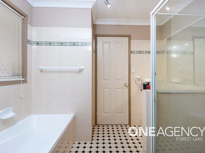 16 Evergreen Place, Forest Lake