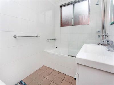2 / 58 Keira St, Wollongong