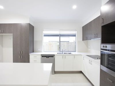 126 Cooper Crescent, Rochedale