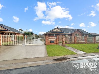 4 / 5 Gundarra Street, Dubbo