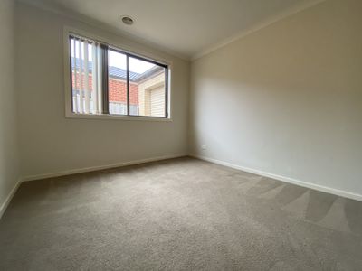 12 Casino Parade, Point Cook