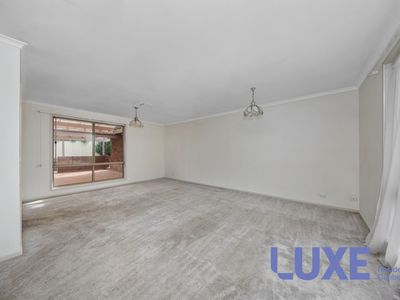 42 Woodfull Loop, Gordon