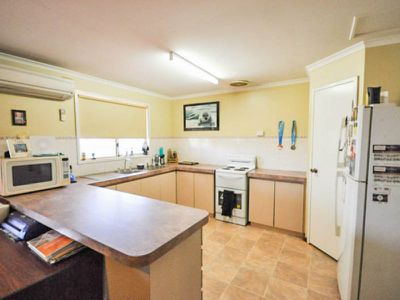 13 Armstrong Way, Newman