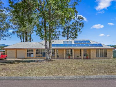 2 Kookaburra Close, Weston