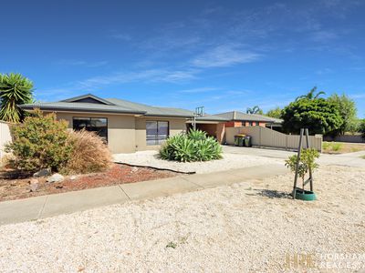 5 Matthews Court, Horsham