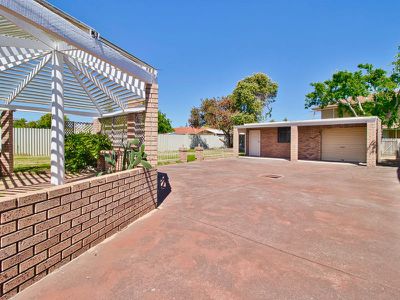 18 Hawker Street , Safety Bay