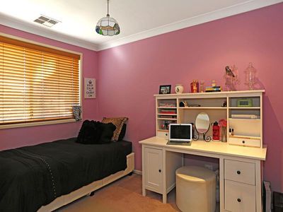 2 Novara Cres, Como