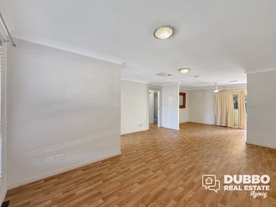 7 Kestrel Close, Dubbo