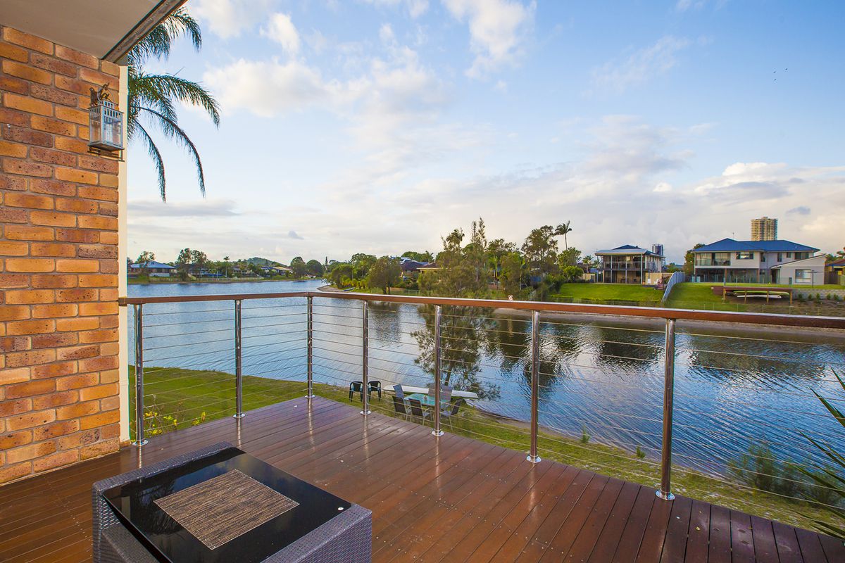 2 / 3 BARBET PLACE, Burleigh Waters