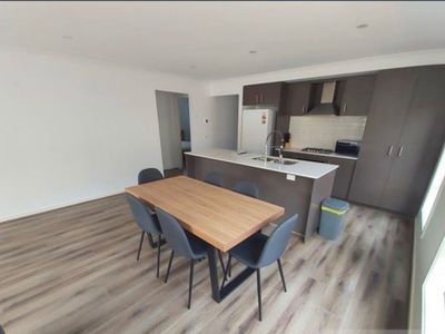 10 Growth Drive, Weir Views