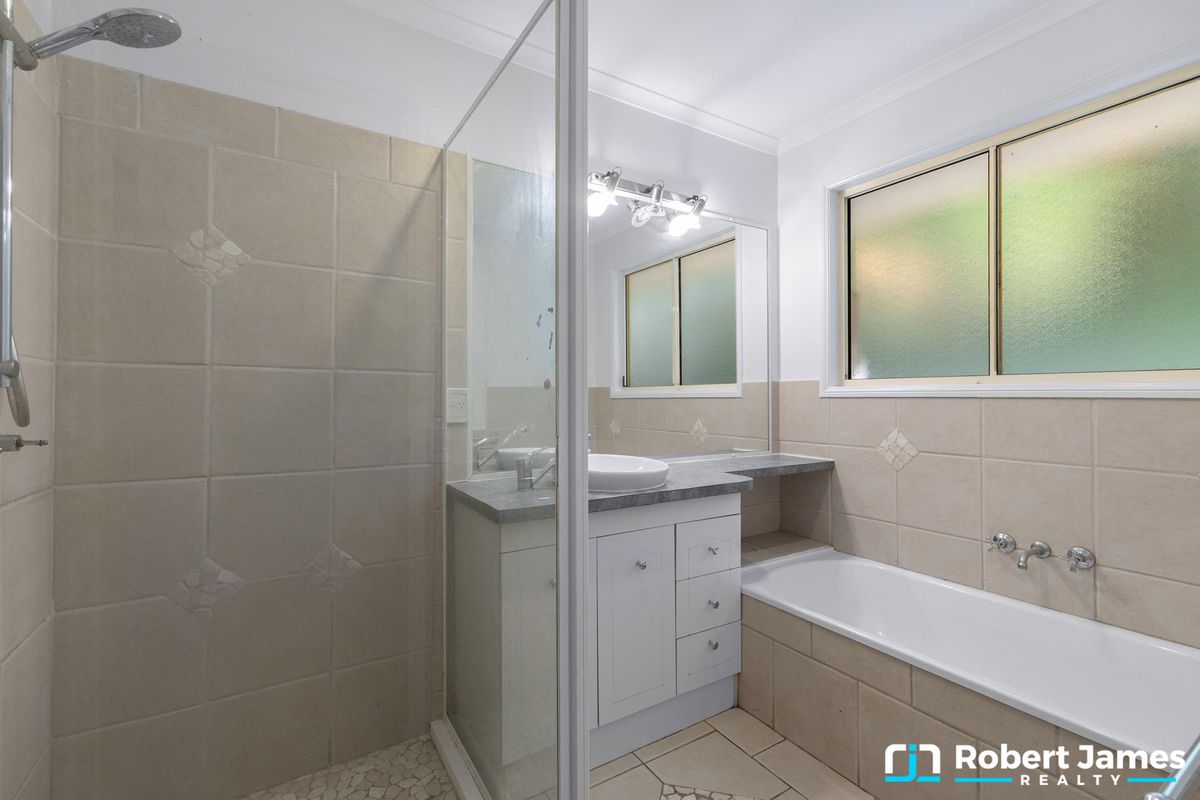 44 Stewart Court, Doonan