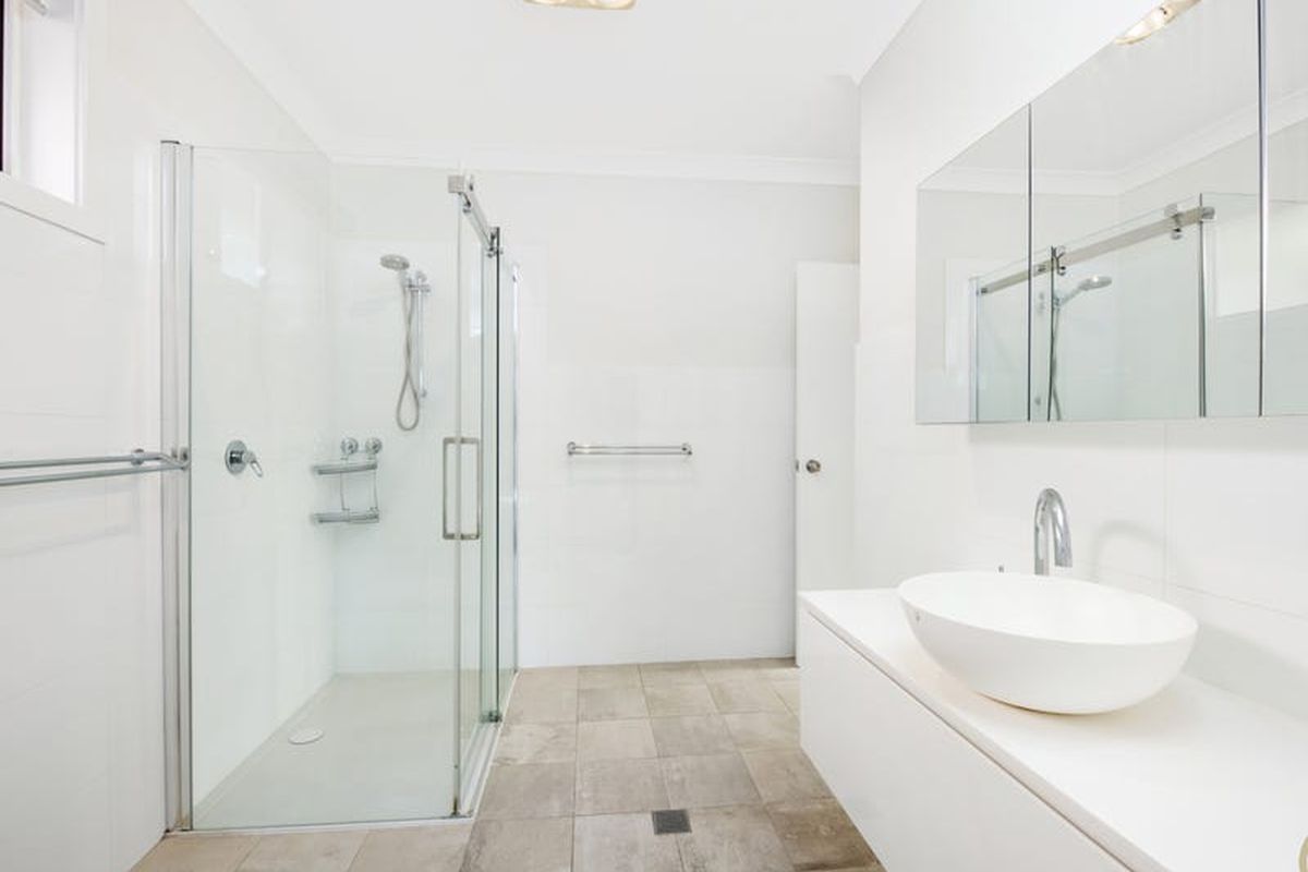 2 / 72 Old Gosford Road, Wamberal