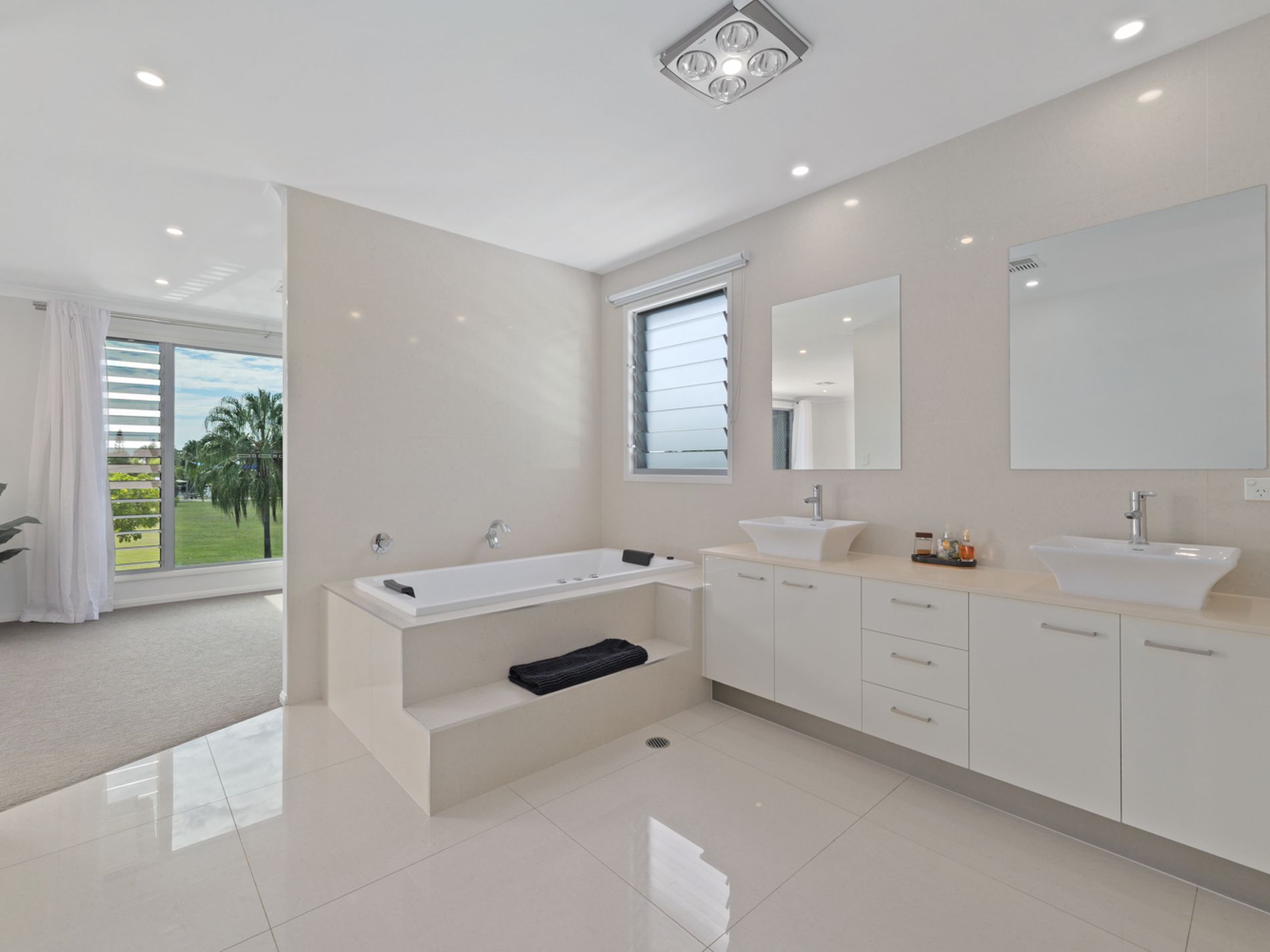 38 TARAWA STREET, Kawana Island