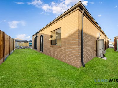 6 Zohan Street, Deanside
