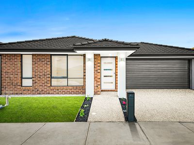 11 Kenmore Way, Clyde North