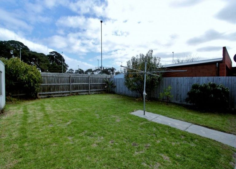 24 Miranda Close, Clayton South