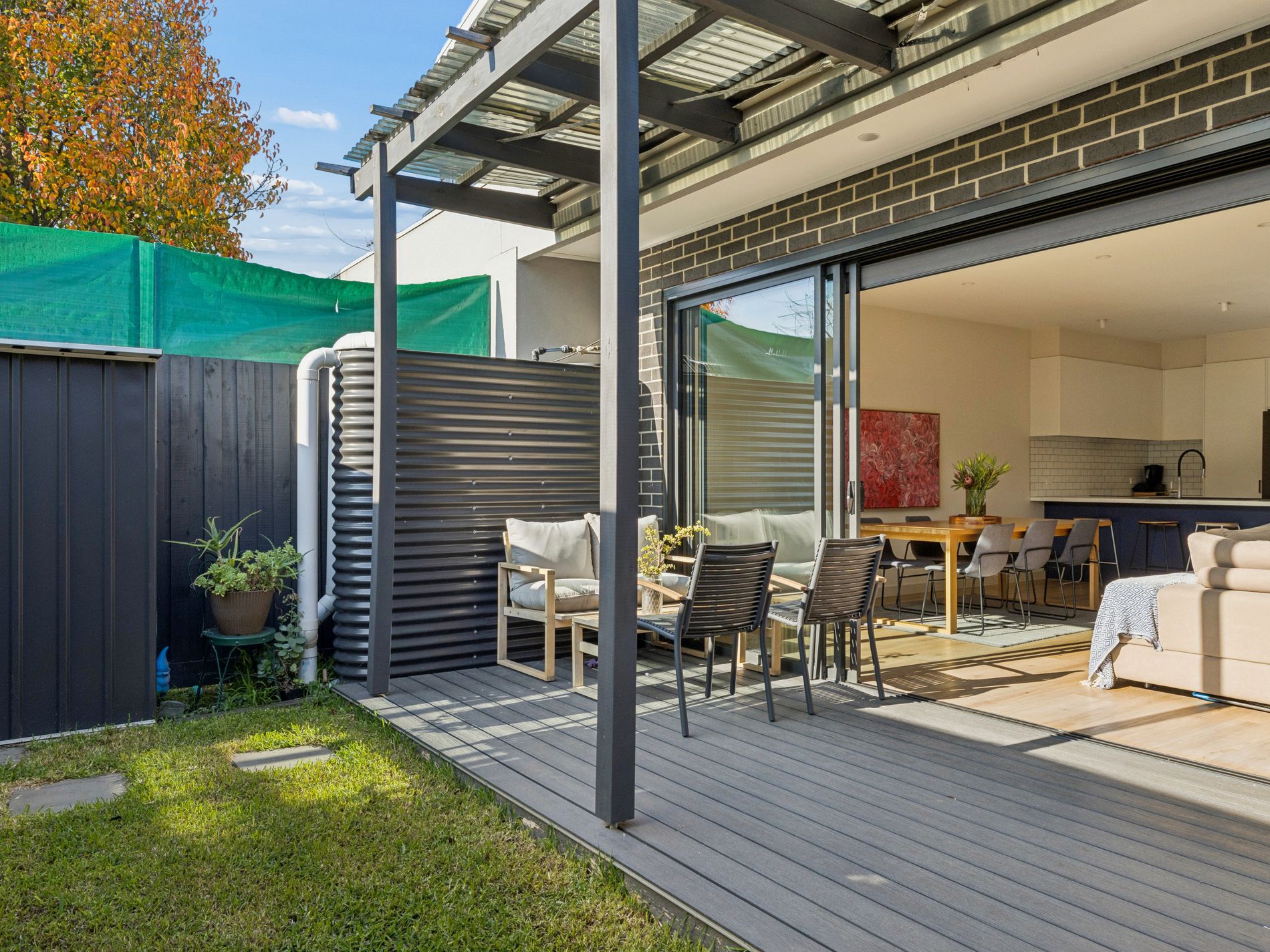 8B Waiora Parade, West Footscray