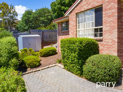 2 / 79 Outram Street, Summerhill