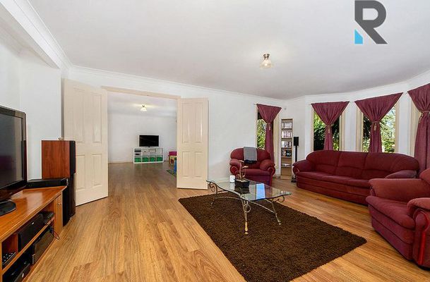 11 Peregrine road, Oaklands Junction