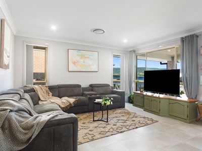 33 Flannery Drive, Calderwood
