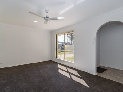 13 Honeysuckle Avenue, Kawungan