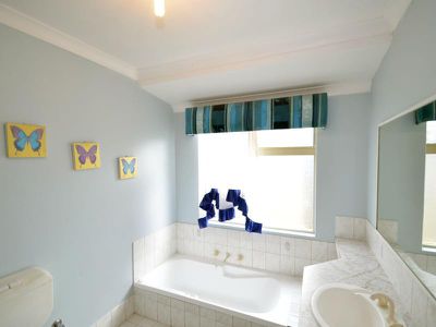 27 Carpenteria Crescent, Kenwick